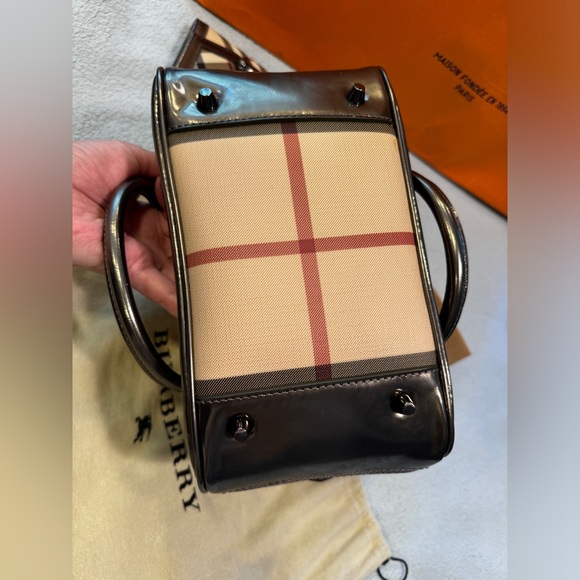 Burberry Beige/Metallic Nova Check PVC Chester Boston Bag used - Picture 8 of 16